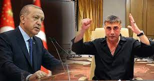 .önlemi aldığı miting alanına, sedat peker'in cumhurbaşkanı recep tayyip erdoğan'la çekilen fotoğrafı asıldı. Khn5g Kbcpqjhm