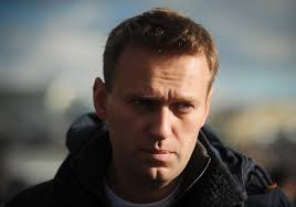 Картинки по запросу Фото с площади Екатеринбурга с Навальным