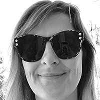 Mia Craft's Instagram, Twitter & Facebook