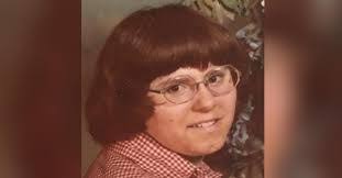 Lorena Kelley's Instagram, Twitter & Facebook