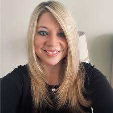 Beth Cochran's Instagram, Twitter & Facebook