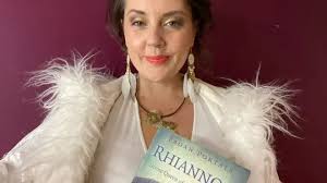 Y Chwaer Miranda: Bywyd o wasanaethu Duw a chymuned Caergybi