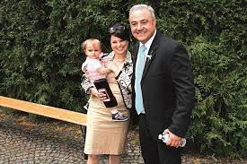 Herci martin zounar (49) a betka stanková (37) tak už při natáčení nemusí lásku jen předstírat, jelikož ji jeden ke druhému skutečně cítí. Rozesel Se Martin Zounar S Betkou Stankovou Nasehvezdy Cz