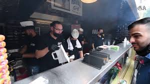 More images for haval grill bonn » Hunderte Fans Stromen Zur Imbiss Eroffnung Von Xatar In Bonn Youtube