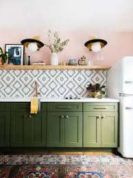 Colorful cushions look perfect on the soft white theme of the lounge and the furniture items. 10 Best Bohemian Kitchen Decor Ideas
