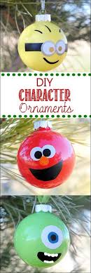 This one is a simple gingerbread made from corks. 36 Adorable Diy Ornaments You Can Make With The Kids