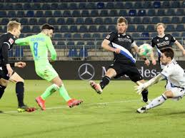 Bilanz spiele form wettbewerbe team historie tore. Kurs Auf Champions League Wolfsburg Siegt In Bielefeld Mehr Sport