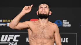 He revealed on the big brown breakdown that khabib was actually in the mid 190s around the time of helwani's tweet and has yet to drop below 182 lbs. Weighing On His Mind Khabib Cut Almost Twenty Pounds In Advance Of Ufc 254 Weigh Ins Rt Sport News