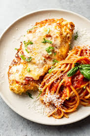 This Easy Crispy Chicken Parmesan Recipe Is Cooked In A Skillet And Baked Skillet Chicken Parmesan Crispy Chicken Parmesan Recipe Chicken Parmesan Recipe Easy