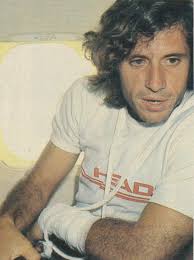 Guillermo vilas after winning a tournament in stockholm in 1975. Category Guillermo Vilas Wikimedia Commons