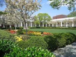 White House Spring Garden Tour White House Garden Garden Tours House Styles