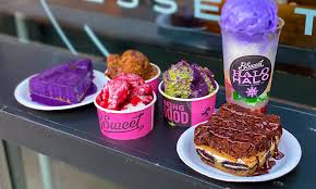 One mega roll is the size of 8 regular rolls and weighs a whopping 5 pounds. B Sweet Dessert Bar Delivery Los Angeles Postmates