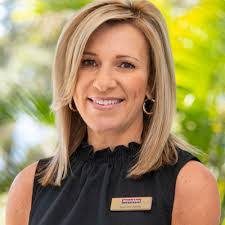 Suzanne Kenny's Instagram, Twitter & Facebook