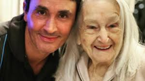 Entre estos se destaca estevanez, que ahora prefiere estar más tiempo en su casa y con sus afectos. Mas Tierno No Se Consigue El Video De Sebastian Estevanez Con Su Abuela Que Enloquecio A Sus Seguidores Del Actor Usina Radio