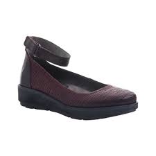 womens otbt scamper flat size 55 m burgundy leather