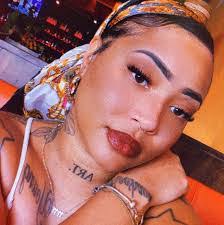 Keli Waller's Instagram, Twitter & Facebook