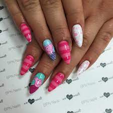 Peppapig Nailart Naildesign Done Using Spnnailsuk Uvlaq Gelpolish 502 My Wedding Dress 607 Baby Mint 605 Past Pig Nails Pig Nail Art Nails For Kids