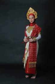 Nama asalnya ialah wan kembang namun pedagang arab memanggilnya sebagai paduka che siti. Sobella Pahang Adakah Cik Siti Wan Kembang Pilihan Anda Facebook