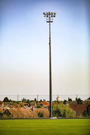 Candeliance Hauts De France Eclairage Sportif Terrain De Football Projecteurs Led Sur Couronne Avec Nacelle Eclairage De Stad Lamp Post Public France