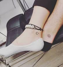 47 Mejores Tatuajes Para Parejas Para Quedar Unidos Por Siempre Un original compás de 4/4 para destacar el orden de nacimiento de estas cariñosa familia. 47 mejores tatuajes para parejas para