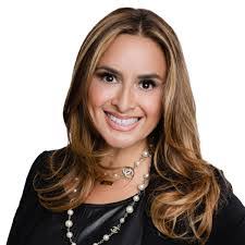 Lora Cantu's Instagram, Twitter & Facebook