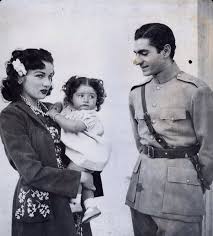 بعد الزواج عاشت الأميرة فايزة مع زوجها في قصر الزهرية في الجزيرة المطلة على النيل. 1939 Ø²ÙˆØ§Ø¬ Ø§Ù„Ø£Ù…ÙŠØ±Ø© ÙÙˆØ²ÙŠØ© Ù…Ù† Ø´Ø§Ù‡ Ø¥ÙŠØ±Ø§Ù†