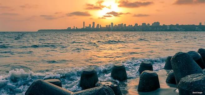 Explore Mumbai with ICONIQA – Curated City Tours & Cultural Trails