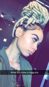 Black And Platinum Blonde Faux Locs Epingle Par African American Hairstyles Sur High4this Idees De Coiffures Coiffures De Filles Noires Coiffure Braids