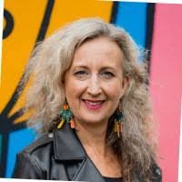 Madeleine Lawrence's Instagram, Twitter & Facebook