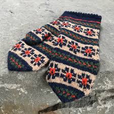 See more ideas about knitting charts, knitting, mittens. Latvian Mittens Autumn Leaves Hanging On By A Thread