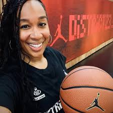 Shoutout to the @jumpman23 team for putting us through several drills  today…my knees are NOT happy with me, but it was a lot of fun! The gym was  beautiful, and it always