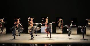 Sejarah perkembangan teater di indonesia di mulai dari perkembangan teater tradisional hingga teater modern seperti saat ini. Sejarah Perkembangan Teater Di Indonesia Tambah Pinter