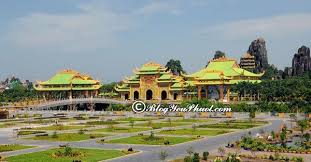 Bạn có thể lựa chọn tham quan trong ngày hoặc ở qua đêm tùy vào quỹ thời gian cá (*) thông tin về các khu du lịch ở việt nam và giá cả trong bài viết có thể thay đổi theo thời gian. Kinh Nghiá»‡m Du Lá»‹ch á»Ÿ Ä'áº¡i Nam VÄƒn Hiáº¿n Gia Cá»±c Ráº» Tá»« A Z Cáº­p Nháº­t 2020