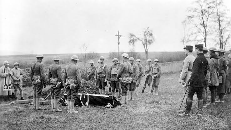The Second Man in the Front Row: A Forgotten Story of the First World War |  The New Yorker