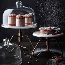 skandinavischer kuchenstander aus marmor und messing durchmesser 29 cm von der marke affari im skandinavischen in 2020 marble cake stand cake plates display pedestal