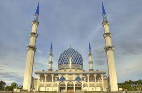 Masjid sultan salahuddin abdul aziz shah ini terletak di bahagian utara tebing tasik shah alam, seksyen 14. Masjid Sultan Salahuddin Abdul Aziz