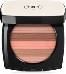 Chanel Les Beiges флюид тинт Eau De Teint купить Chanel Les Beiges Siyayushaya Pudra Dlya Lica Kupit Po Luchshej Cene V Ukraine Makeup Ua