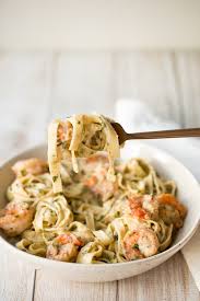 Add the garlic, cream, white pepper and bring mixture to a simmer. Shrimp Fettuccine Alfredo Pasta Bake Ahead Of Thyme