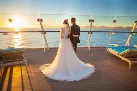 Wer hat nicht schon einmal davon eine tolle idee ist es aber auch, ein schiff als shuttle von der traulocation zur eigentlichen feierlocation. Hochzeit Auf Einem Deutschsprachigen Kreuzfahrtschiff Cruise Love