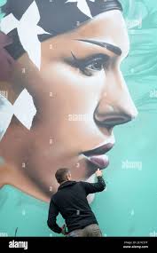 Graffiti artist 'Jody' works