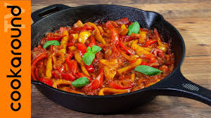 La peperonata è una ricetta vegetariana che può essere preparata anche con altre verdure, prendendo di volta in volta. Peperonata Ricetta Antica Youtube