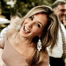 Debra Luttrell's Instagram, Twitter & Facebook