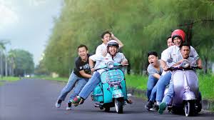 Maybe you would like to learn more about one of these? Jasa Pembuatan Buku Tahunan Kenangan Sekolah Di Surabaya Foto Grup Model Pakaian Hijab Pose