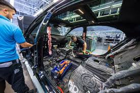 Mercedesstraße 120 70372 stuttgart germany. Chinese Auto Magnate Buys 9 Billion Stake In Daimler The New York Times
