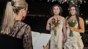 Las nuevas evidencias que complican a la imputada por el asesinato de la abogada , francisco. El Matrimonio Igualitario En Costa Rica Trae La Esperanza A Centroamerica Lgtbi Dw 26 05 2020