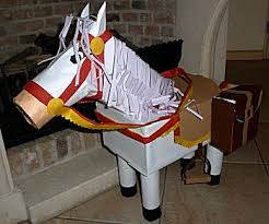 Knutselen met papier, karton, hout, metaal, vilt, kurk, lijm, tekenen, verven. Knutselcategorie Sinterklaas Haan Of Paard