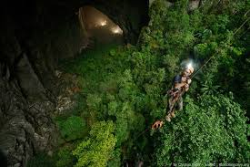 Cea Mai Mare Pestera Din Lume Son Doong Vietnam Wtf Fun Facts Scary Facts Fun Facts