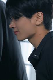 jay's honey skin and heart-shaped birthmark 😩🖤