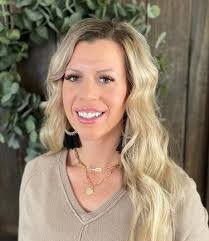 Tina Barnhart's Instagram, Twitter & Facebook