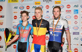 Al van bij de jeugd combineert robbe ghys baan en weg. Robbe Ghys Wint Bk Scratch Foto S Cyclingsite Be